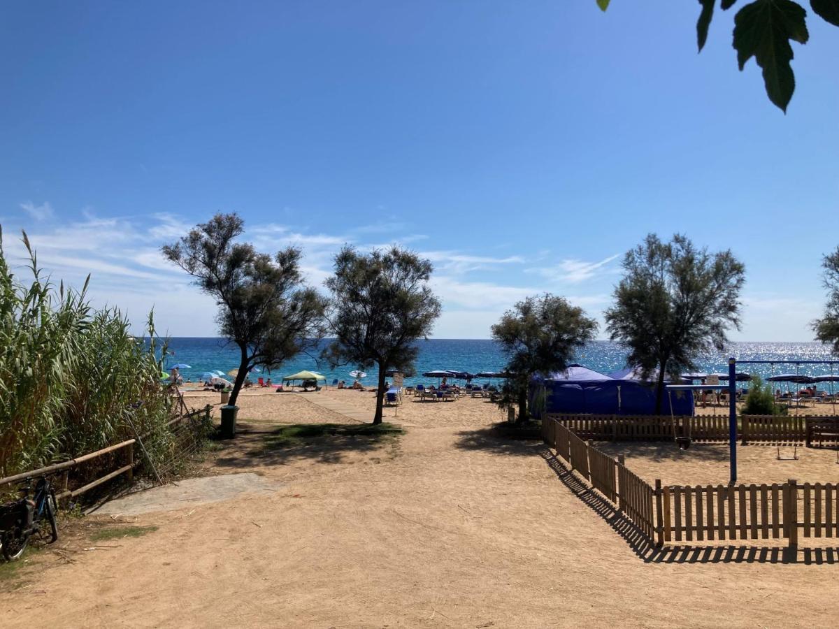 Albatross Mobile Homes On Camping Cala Canyelles Lloret de Mar Exteriör bild